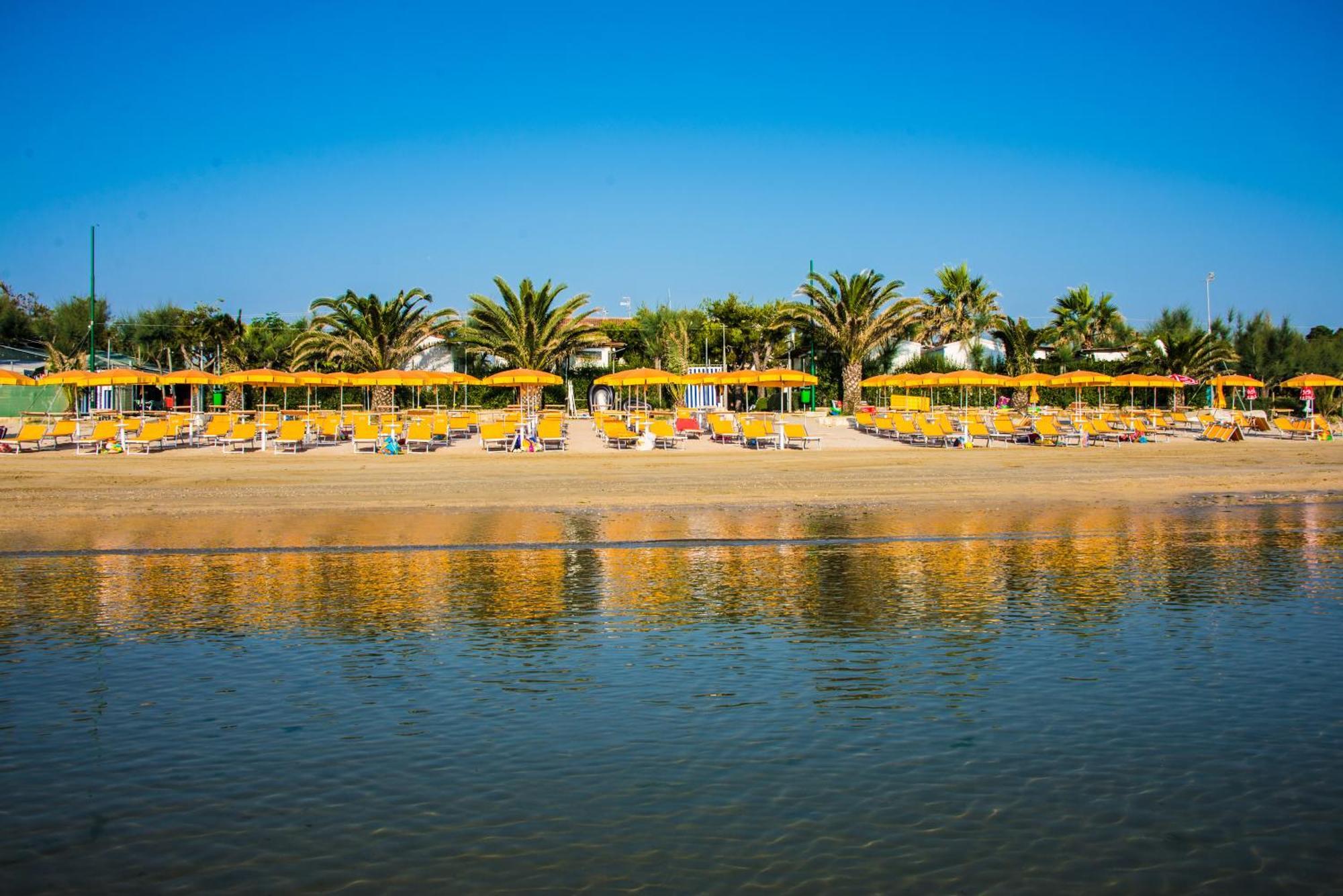 Camping Villaggio Calypso Cupra Marittima Exteriör bild